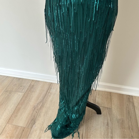City Vibes Emerald Green Fringe Criss Cross Back Prom Dress w/ Side Split - Picture 2 of 16